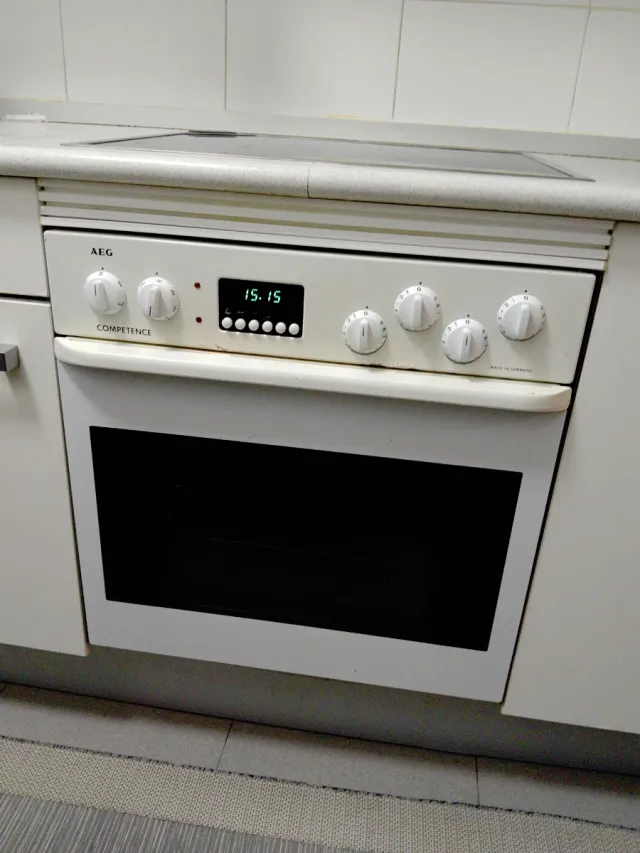 Horno con placa AEG Competence