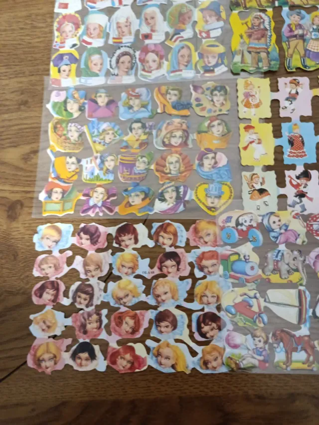 8 Lâminas Cromos Troquelados