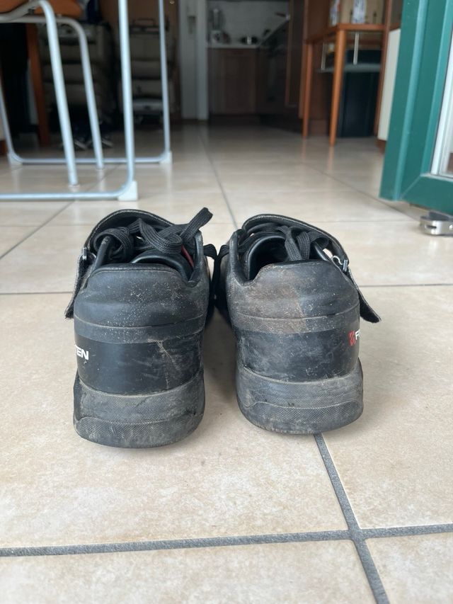 Zapatillas Five Ten con calas talla 44,5