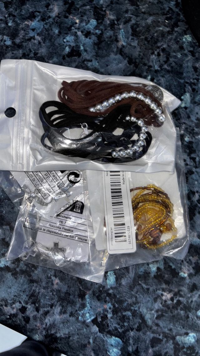 pendientes coreares y cositas para hacer pulseras