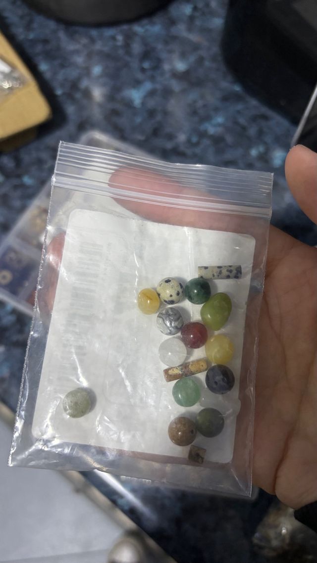 pendientes coreares y cositas para hacer pulseras