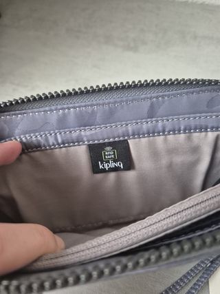 Cartera Kipling Imali Gris Nueva con Etiqueta