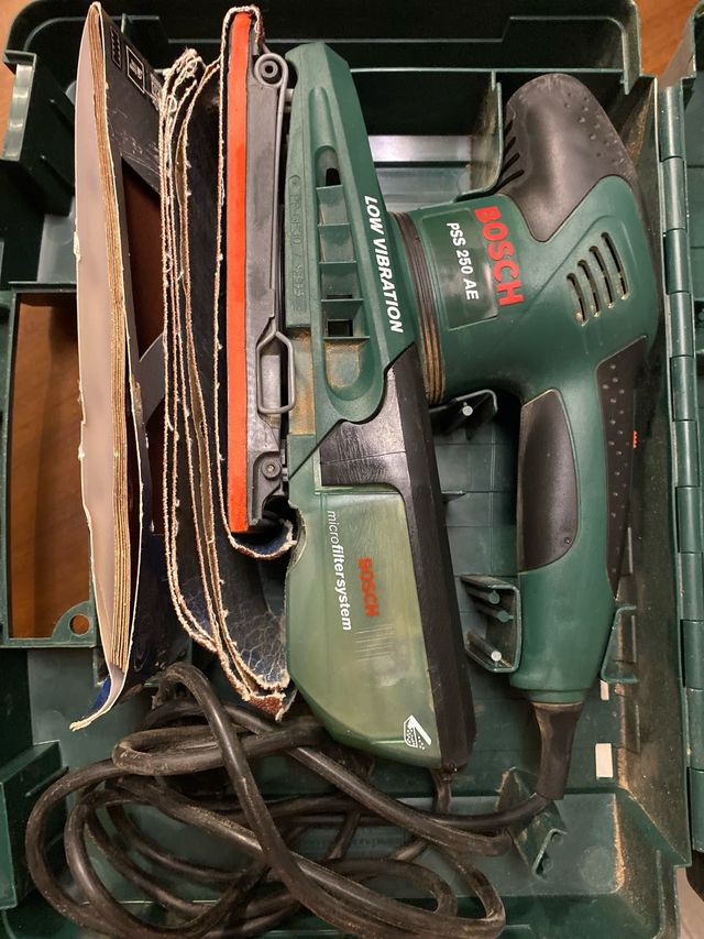 Lijadora Bosch PSS 250 AE