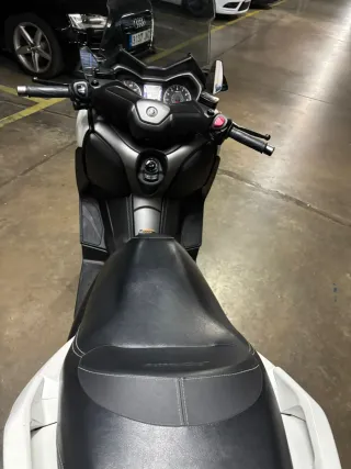 Yamaha XMAX 300