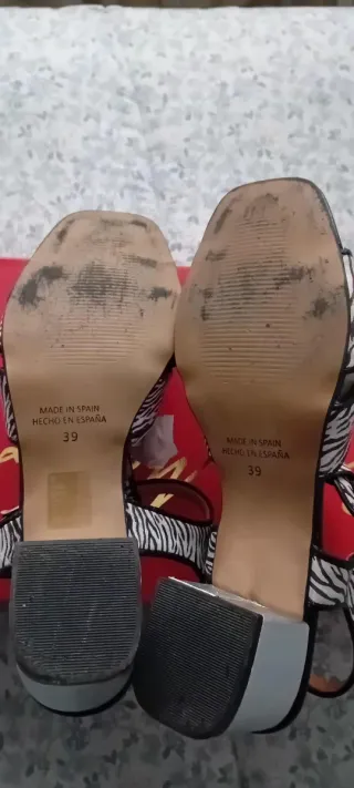 Sandalias de vestir.