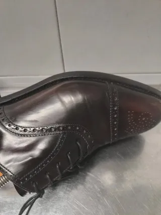 Zapatos ingleses de piel, Gordon Scott