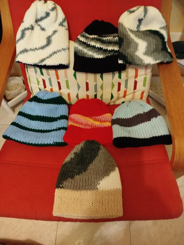 Gorros de lana tejidos a mano