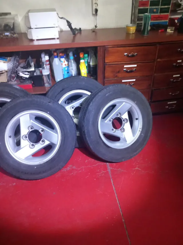 Ruedas Suzuki Jimny 205/70R15 96H