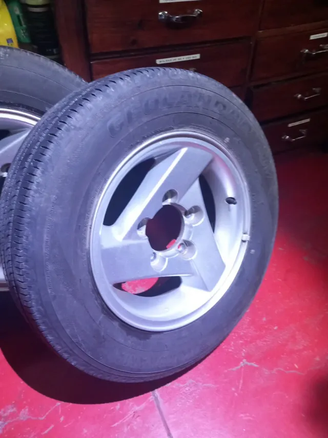 Ruedas Suzuki Jimny 205/70R15 96H