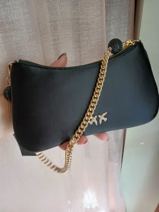 Borsa Pinko nera con catena oro