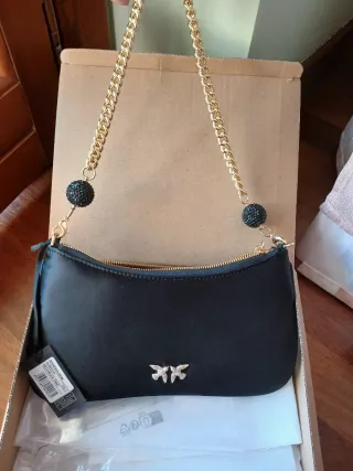 Borsa Pinko nera con catena oro