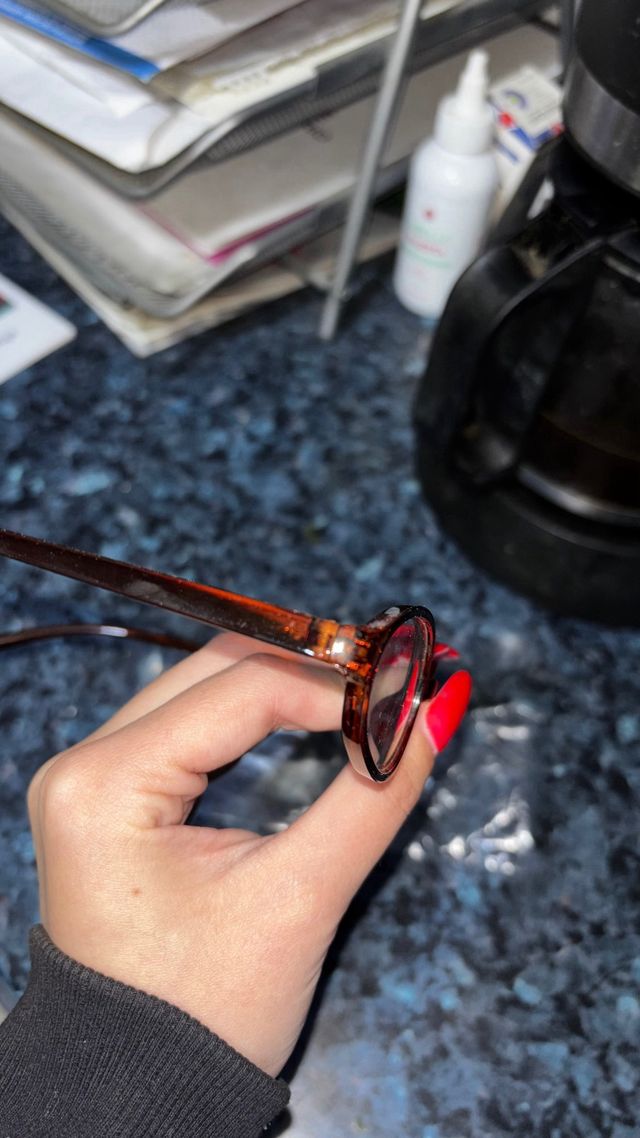 Gafas de pasta marrones