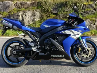 Yamaha R1 azul -se vende o se cambia por 4x4