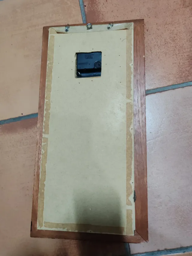 Relógio de parede náutico com barcos e bússola