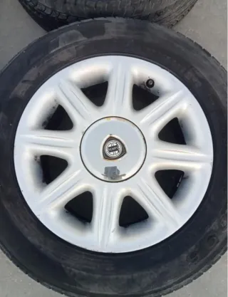 Llantas Lancia con tornillería de 4x98