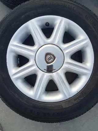 Llantas Lancia con tornillería de 4x98