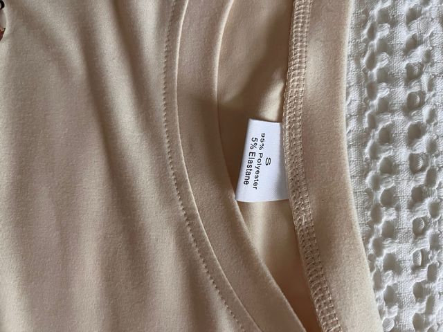 Camiseta Shein Beige con Estampado de Higo