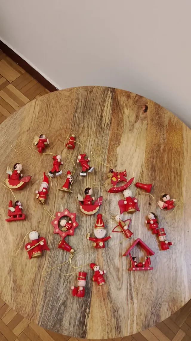 Adornos Navideños Madera Rojos y Dorados