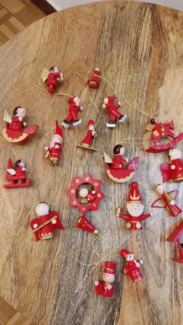 Adornos Navideños Madera Rojos y Dorados