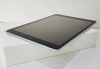 Apple iPad 9ª Gen 10.2 64GB Wi-Fi Plata