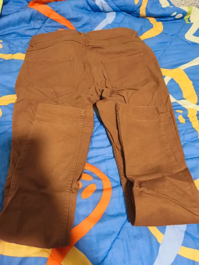 Vaqueros marrones Bershka