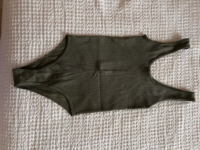 Body Zara verde acanalado