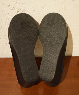 SANDALIAS CUÑA SKECHERS RUMBLE ON DAY - TALLA 38