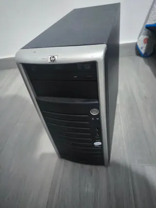Torre HP Xeon 2.33 GHz · 7 GB RAM · Placa HP