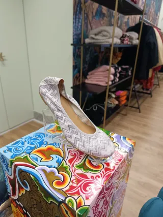 Bailarina gris elástica