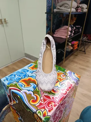 Bailarina gris elástica