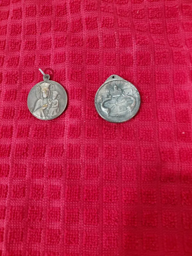 Lote 2 Medallas Religiosas