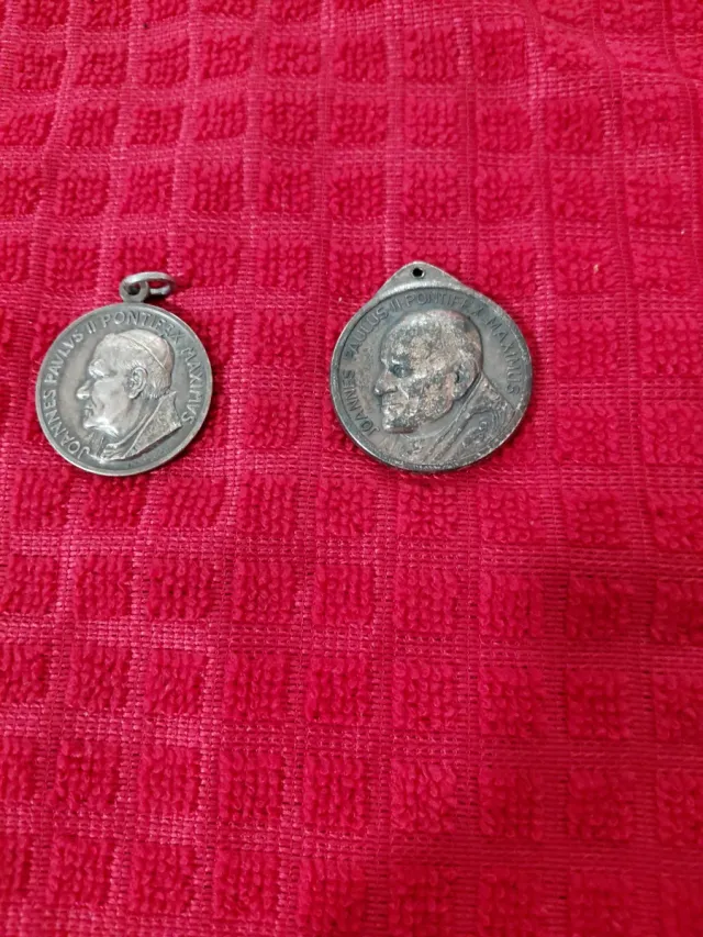 Lote 2 Medallas Religiosas