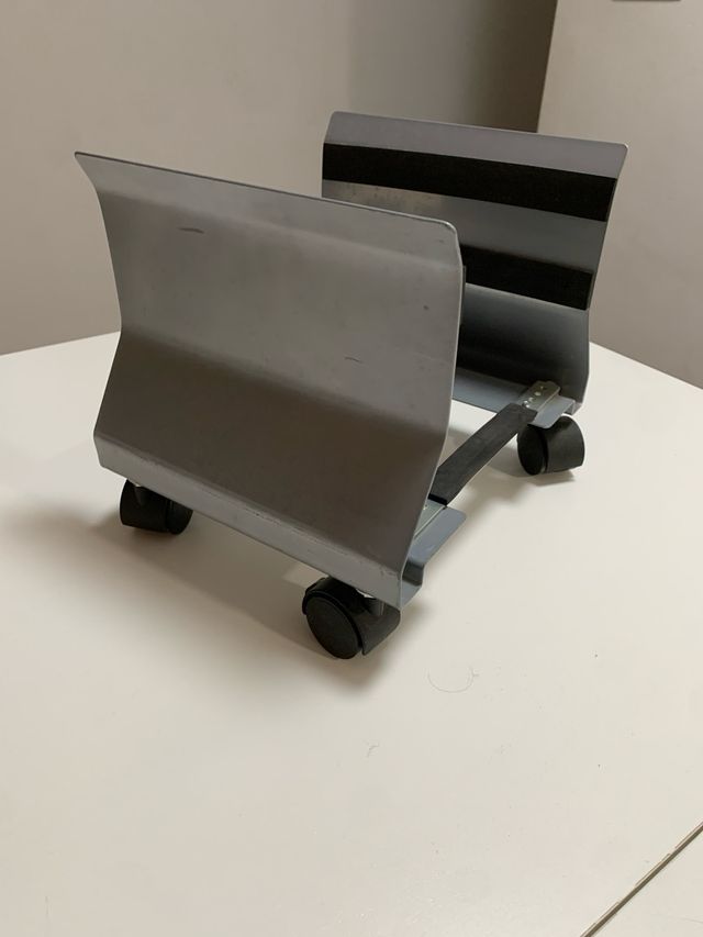 Soporte regulable para ordenador,con ruedas