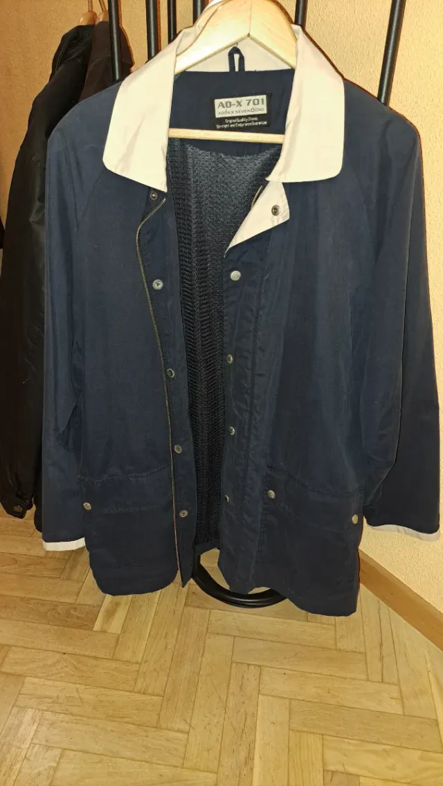 Cortavientos caballero azul marino