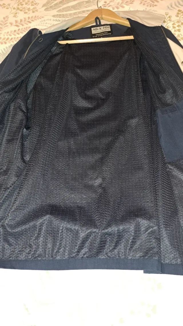 Cortavientos caballero azul marino