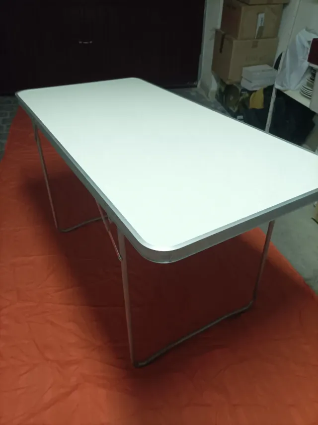 Mesa plegable aluminio y plástico