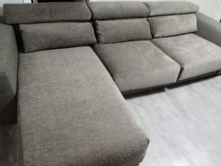 Sofá con baúl y asientos deslizantes