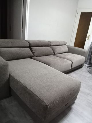 Sofá con baúl y asientos deslizantes