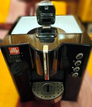 Cafetera Illy Mítica M8 Cápsulas