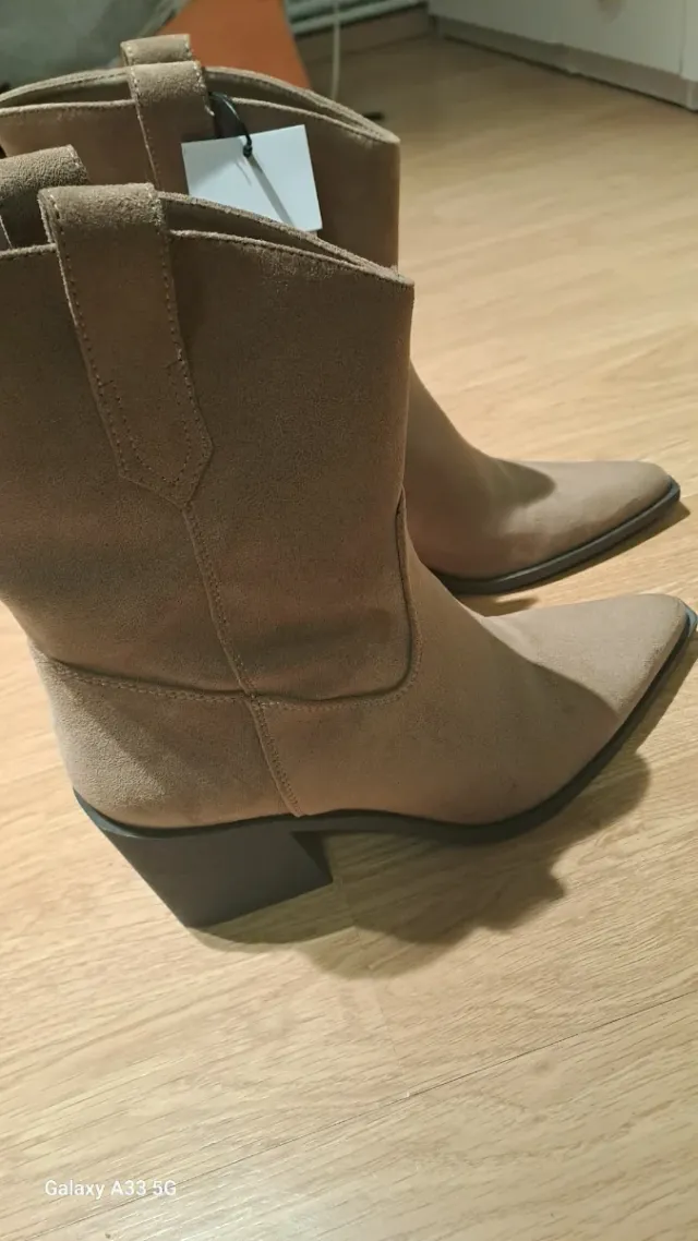 Botas Bershka Talla 39 Beige/Marrón