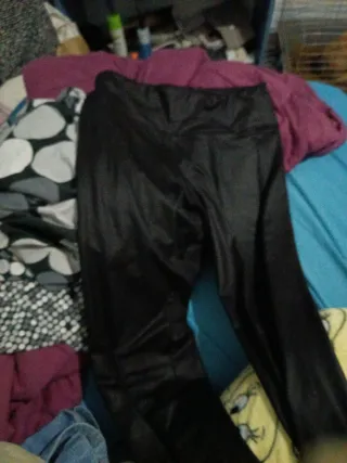 Leggings efecto piel negros