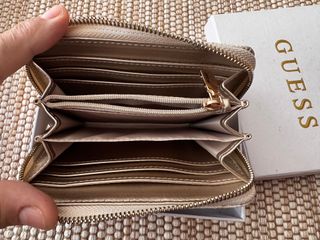 Cartera Guess Monedero Beige y Rojo