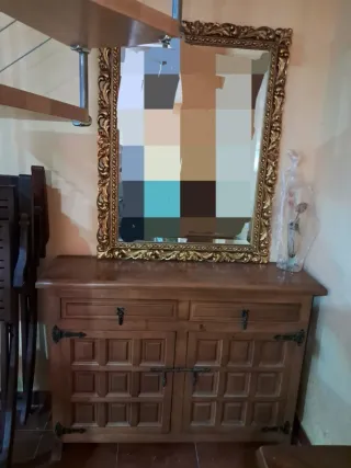 Mueble antiguo de madera