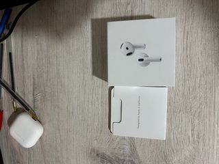 AirPods 4