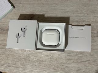 AirPods 4