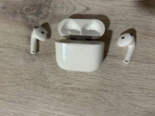 AirPods 4