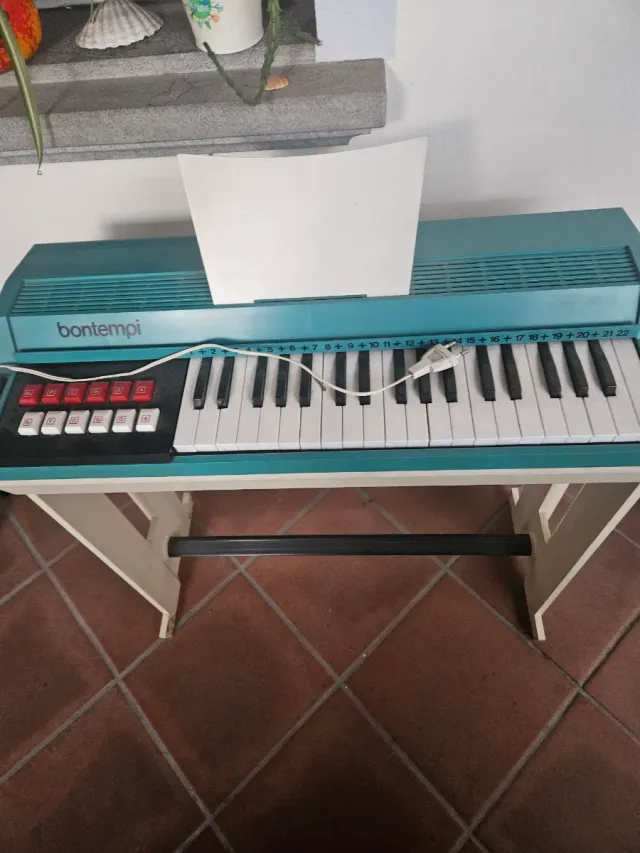 Pianola elettronica Bontempi anni '70