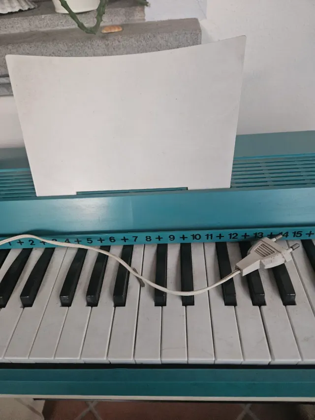 Pianola elettronica Bontempi anni '70