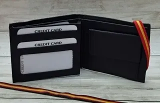 CARTERA MONEDERO PIEL CIERRE BANDERA + REGALO PULS