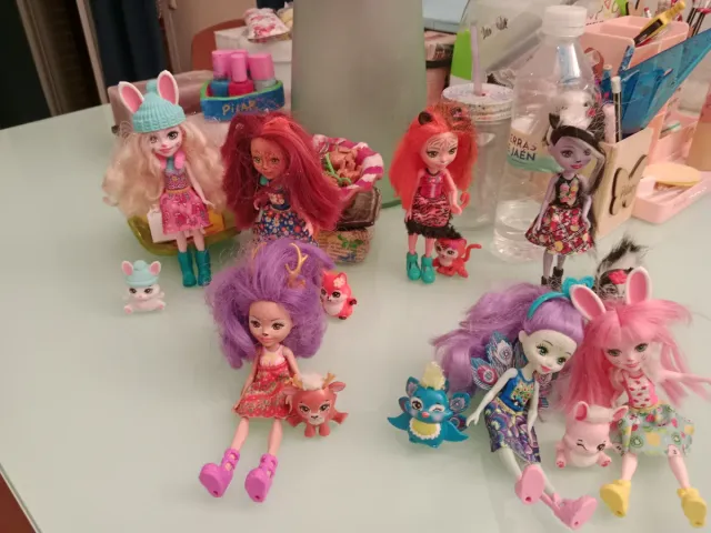 Lote de 6 Bonecas Enchantimals e Animais